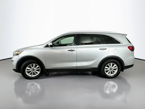 Used 2019 Kia Sorento FWD w/ LX Convenience Package image 4