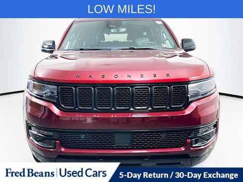 Used 2025 Jeep Wagoneer Series II w/ Premium Group I AWD/4WD image 2