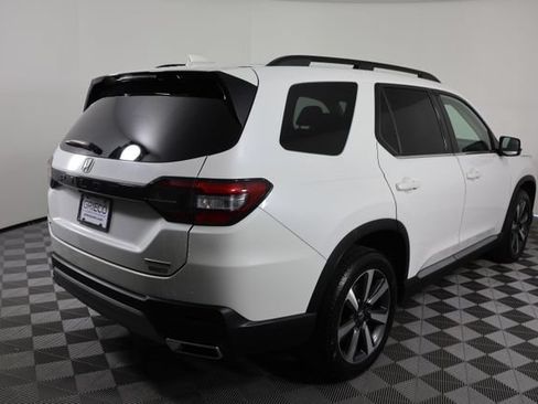 Used 2023 Honda Pilot Touring image 8