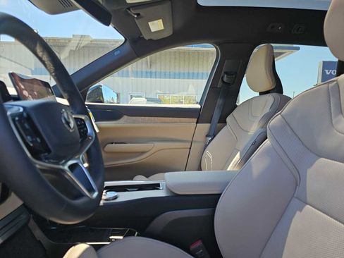 Used 2025 Volvo EX90 Ultra AWD/4WD image 19
