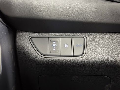 New 2026 Genesis G70 2.5T image 13