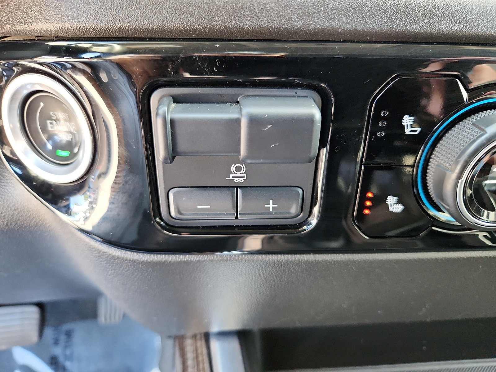 Used 2024 Chevrolet Silverado 1500 RST w/ Convenience Package II AWD/4WD image 24