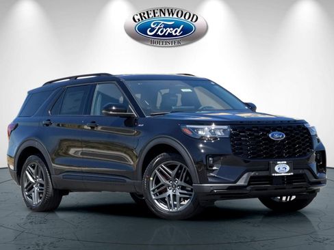 New 2026 Ford Explorer ST-Line w/ ST-Line Street Pack AWD/4WD image 2