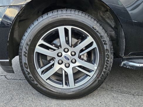 Used 2023 Ford Expedition Limited image 14