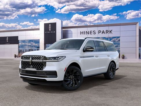 New 2027 Lincoln Navigator Reserve w/ Jet Appearance Package AWD/4WD image 2