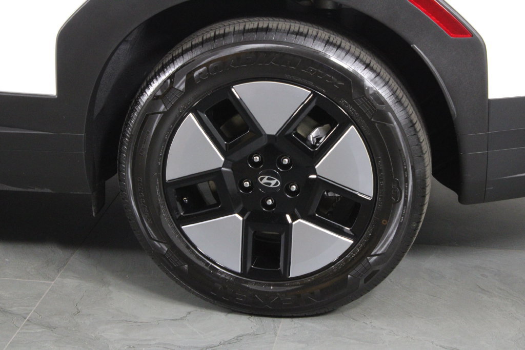 Certified 2026 Hyundai Santa Fe SEL FWD image 15