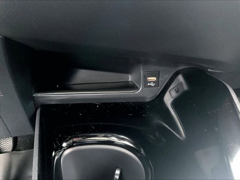 Used 2020 Toyota C-HR XLE image 25