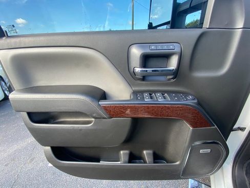 Used 2018 GMC Sierra 1500 SLT w/ SLT Premium Package image 23