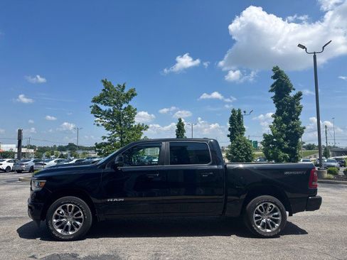 Used 2023 RAM 1500 Laramie AWD/4WD image 16