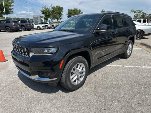 New 2025 Jeep Grand Cherokee L Laredo w/ Luxury Tech Group I AWD/4WD image 13