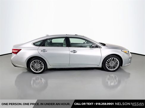 Used 2016 Toyota Avalon Touring image 4