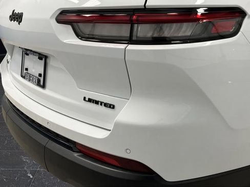 Used 2025 Jeep Grand Cherokee L Limited w/ Luxury Tech Group II image 35