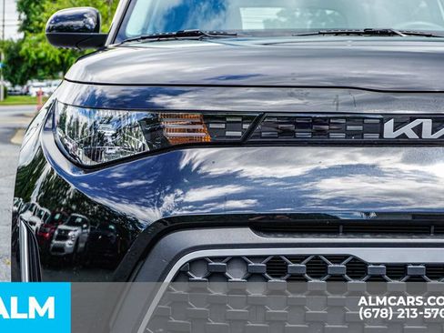 Used 2025 Kia Soul LX w/ LX Technology Package FWD image 11