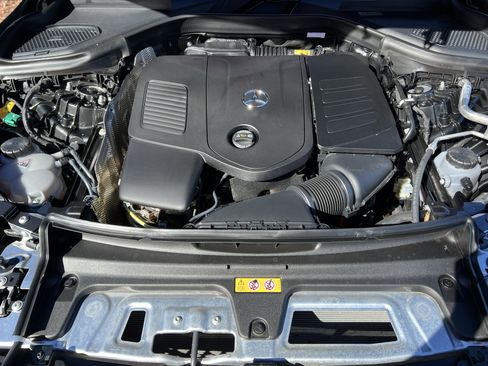 Used 2025 Mercedes-Benz GLC 350e 4MATIC image 36