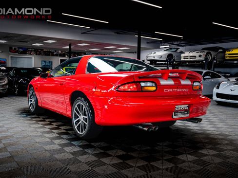 Used 2002 Chevrolet Camaro Z28 w/ SS Performance/Appearance Pkg RWD image 10
