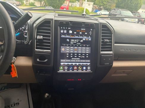 Used 2017 Ford F250 XLT AWD/4WD image 13