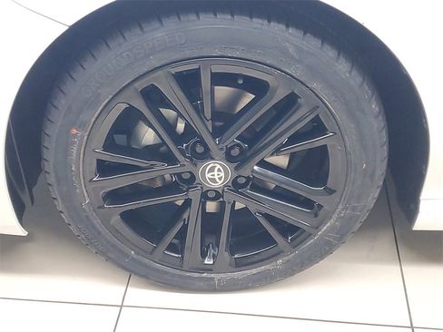 Certified 2025 Toyota Camry SE image 5