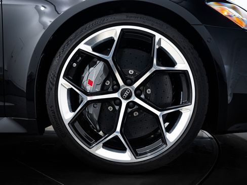 New 2025 Audi RS 6 performance image 21