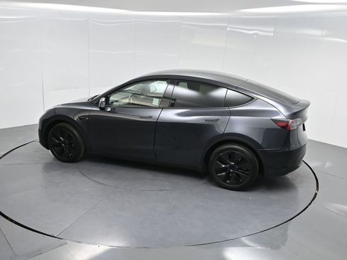 Used 2025 Tesla Model Y Long Range AWD/4WD image 68