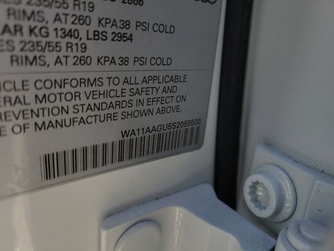 Used 2025 Audi Q5 Premium w/ Convenience Package image 35