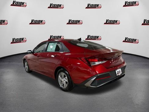 Certified 2025 Hyundai Elantra SE image 7