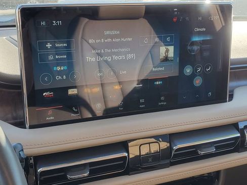 Certified 2023 Lincoln Nautilus Reserve image 21