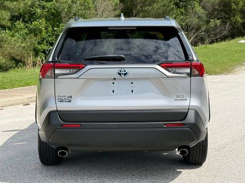 Used 2022 Toyota RAV4 XLE w/ Convenience Package AWD/4WD image 10
