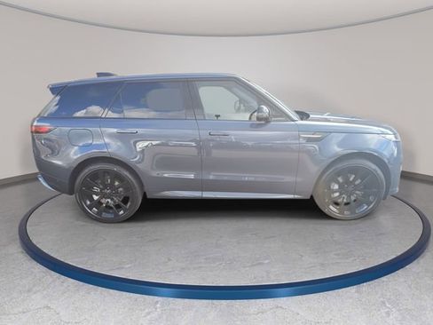 New 2026 Land Rover Range Rover Sport Dynamic SE image 4