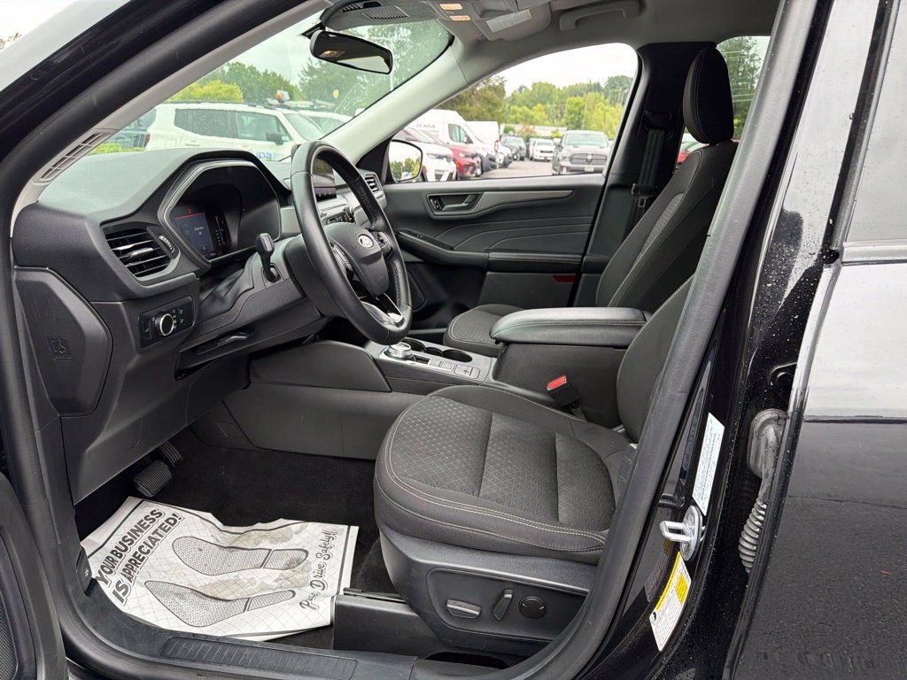Used 2024 Ford Escape Active AWD/4WD image 12