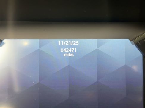 Used 2022 Land Rover Range Rover Velar R-Dynamic S image 20