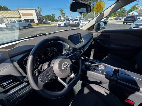 Used 2023 Nissan Rogue S FWD image 7