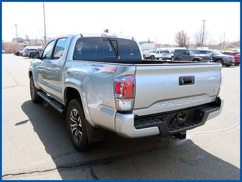 Used 2023 Toyota Tacoma TRD Sport AWD/4WD image 5