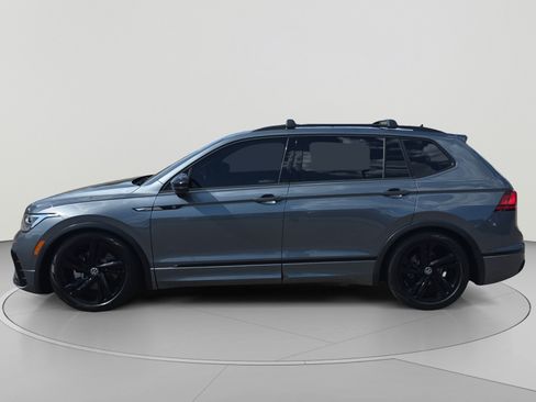 Used 2024 Volkswagen Tiguan SE R-Line FWD image 2