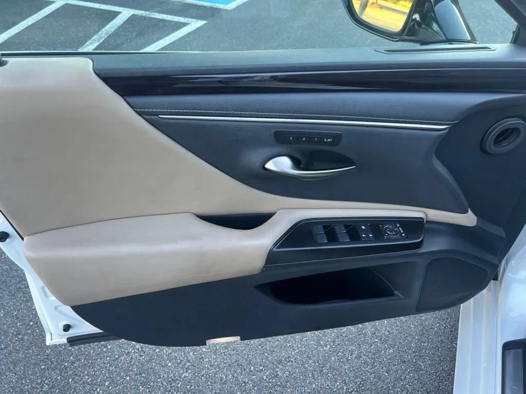 Used 2020 Lexus ES 350 w/ Premium Package FWD image 26