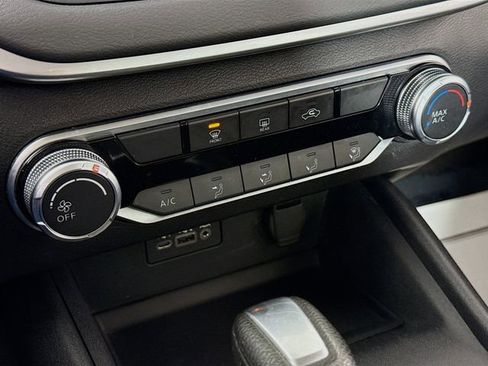 Used 2022 Nissan Altima 2.5 SV image 15