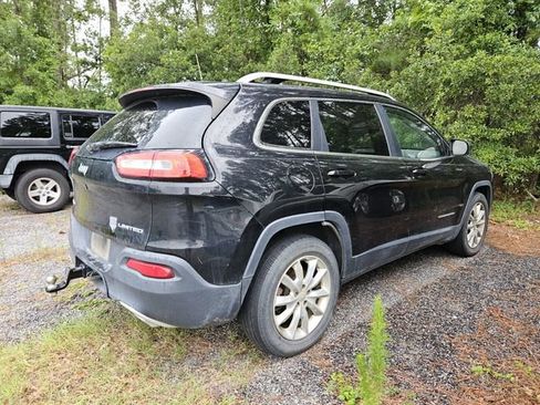 Used 2017 Jeep Cherokee Limited AWD/4WD image 5