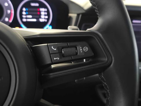 Used 2024 Porsche Cayenne S image 37