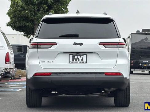 Used 2023 Jeep Grand Cherokee L Laredo AWD/4WD image 5