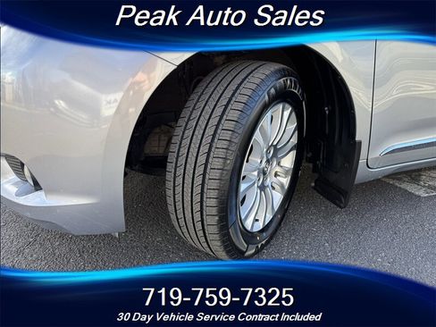 Used 2016 Toyota Sienna XLE Premium image 10