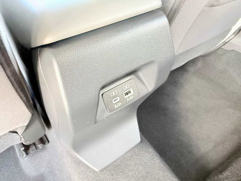 Used 2025 Subaru Crosstrek 2.0i Premium image 18