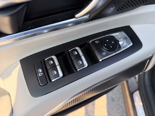Used 2021 Kia Telluride SX w/ Towing Package FWD image 17