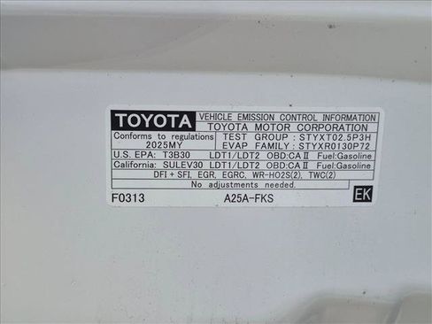 Used 2025 Toyota RAV4 XLE FWD image 23