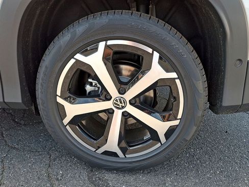 New 2026 Volkswagen Tiguan SE AWD/4WD image 5