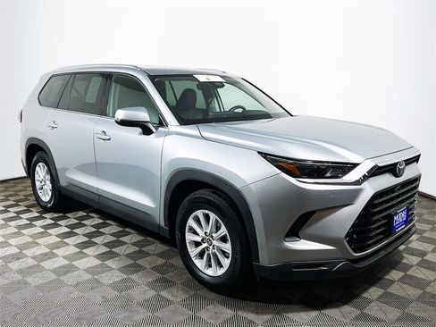 Certified 2025 Toyota Grand Highlander XLE image 1