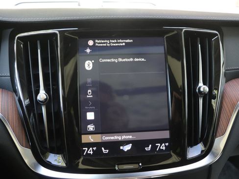 Used 2020 Volvo V60 T5 Cross Country AWD/4WD image 25