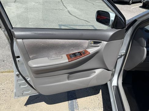 Used 2005 Toyota Corolla LE FWD image 11