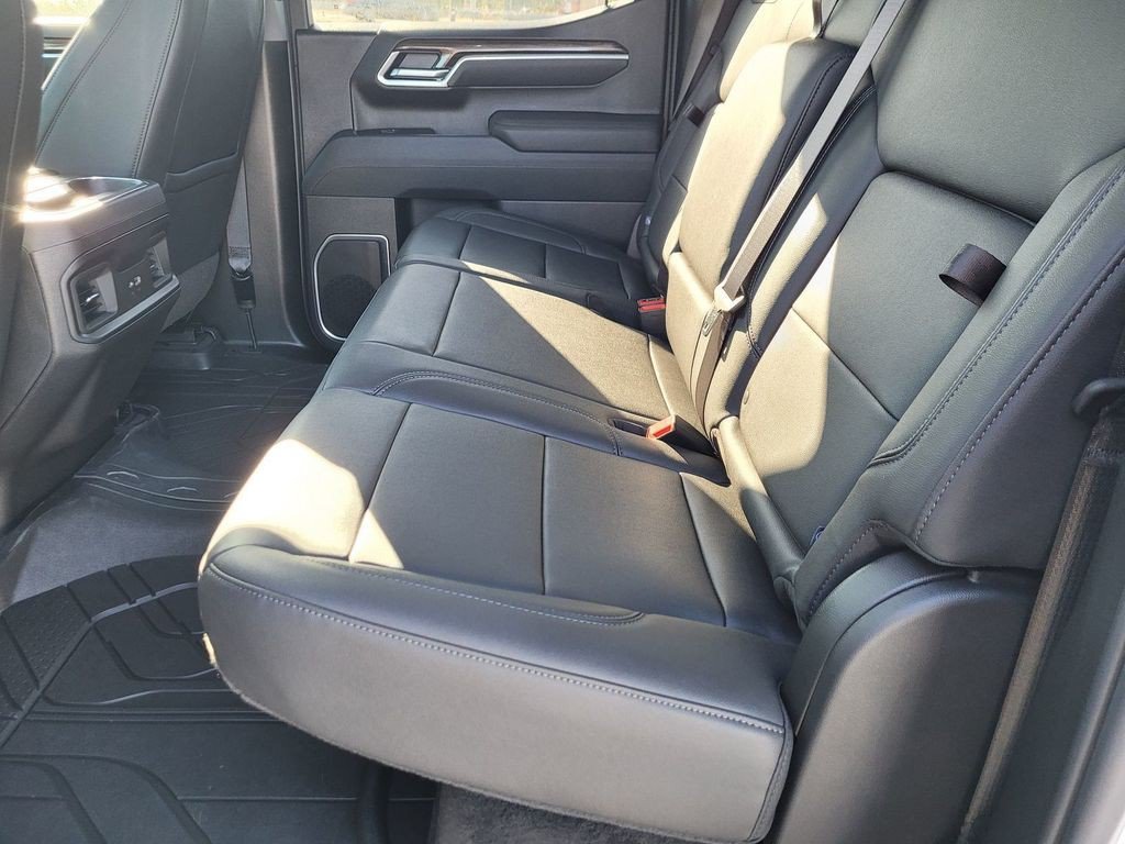 New 2026 Chevrolet Silverado 1500 RST w/ Dark Appearance Package AWD/4WD image 7