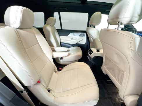 Used 2025 Mercedes-Benz GLS 450 4MATIC image 27