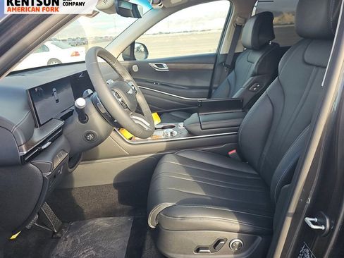 Used 2025 Genesis GV80 2.5T Select image 9