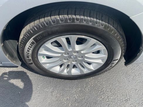 Used 2017 Toyota Sienna XLE FWD image 32